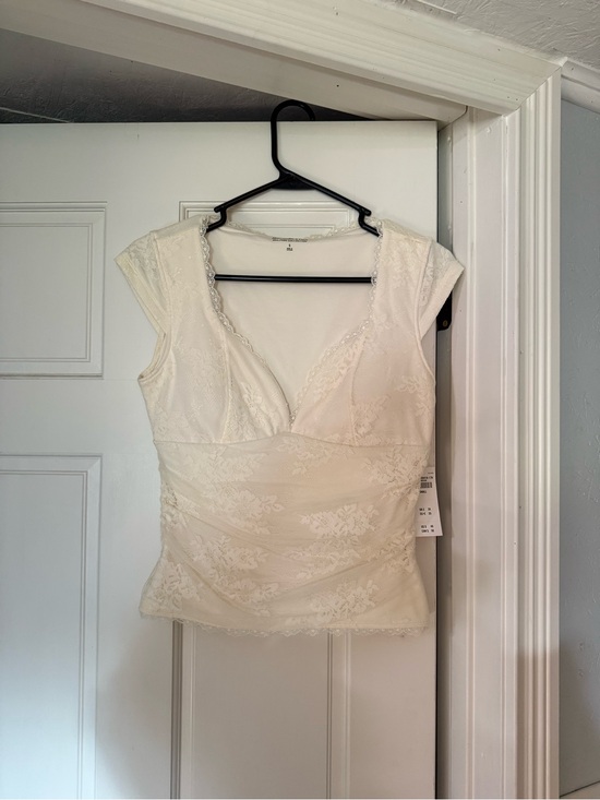 Abercrombie & Fitch Other - Abercrombie Bra Free Cream Lace Cap-Sleeve Camisole